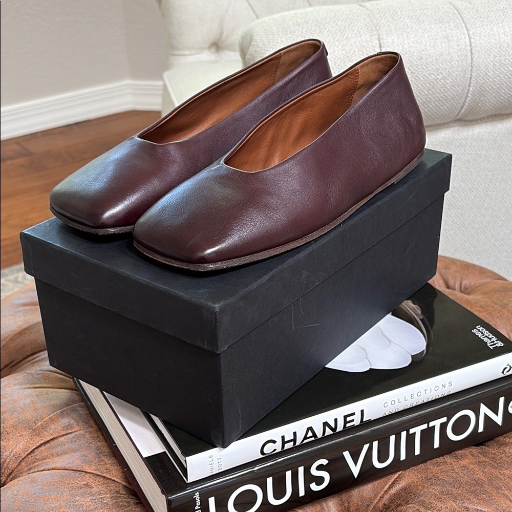 Elegant  Leather Flats